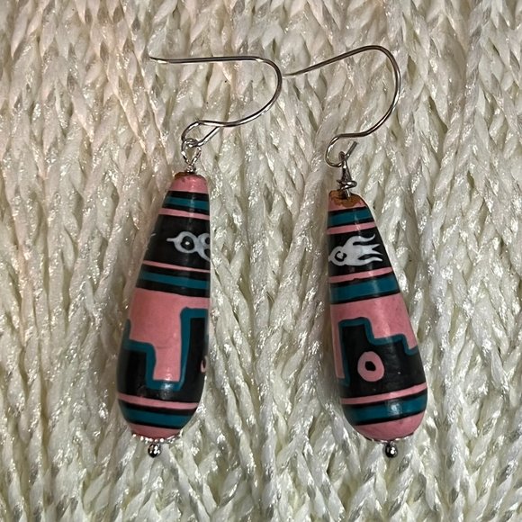 Vintage Peruvian Hand Painted Beaded Tear Drop Earrings Silver Tone French Hooks - Picture 3 of 3